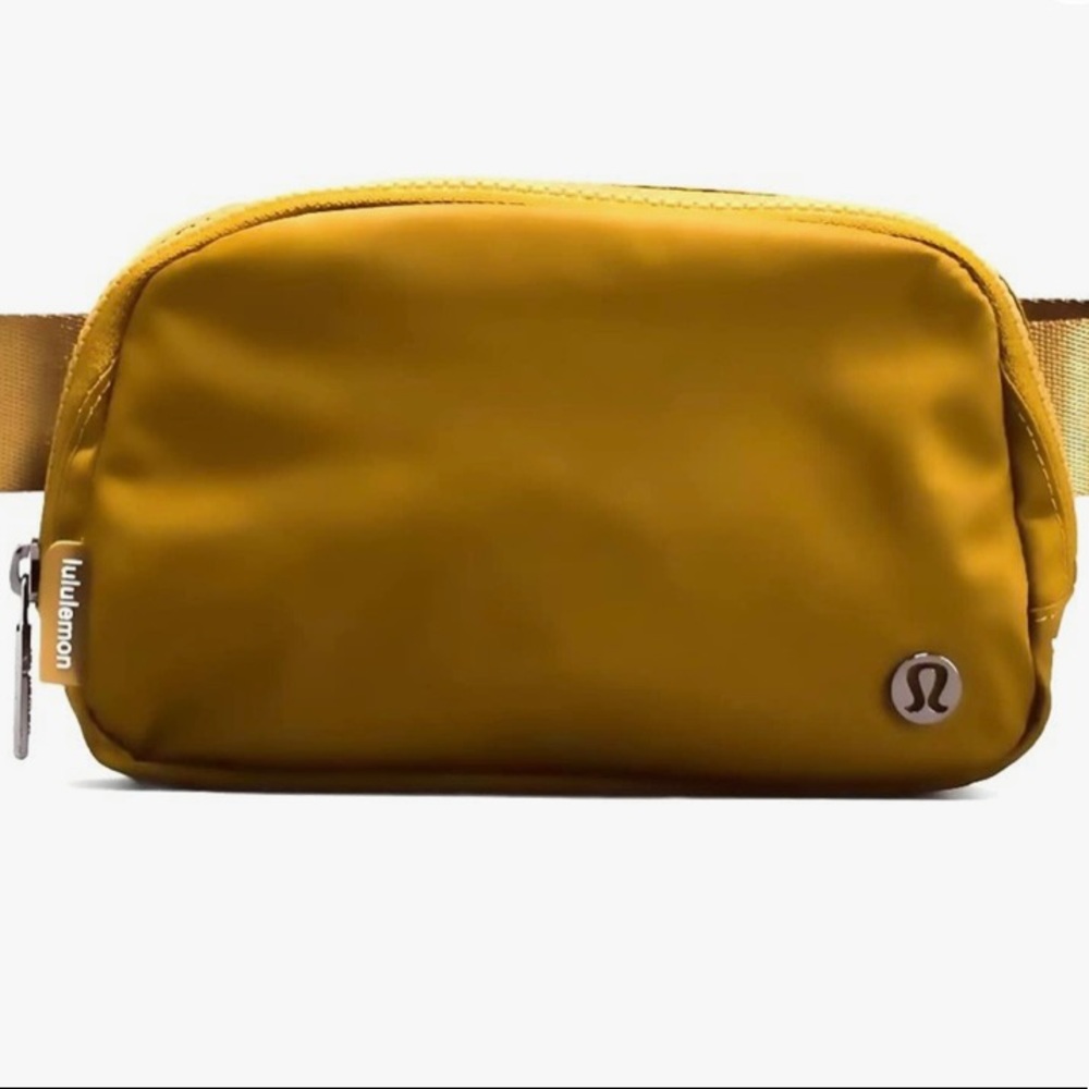 Lululemon Everywhere Belt Bag. Brand New.